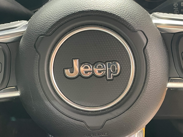 ジープ ラングラー オーバーランド ナチョ 4WDの中古車