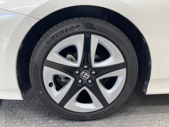 トヨタ プリウス 1.8 A ツーリングセレクションの中古車