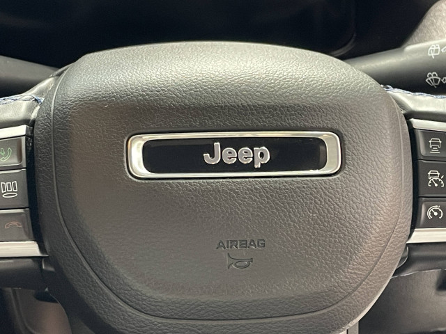 ジープ コンパス ロンジチュード 4WDの中古車