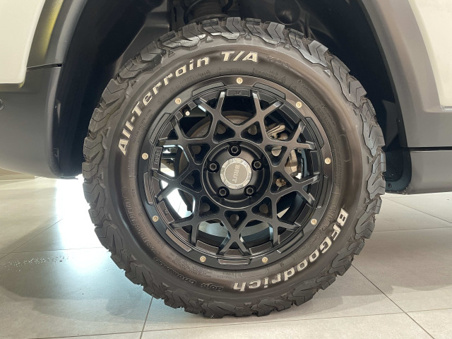 ジープ コンパス ロンジチュード 4WDの中古車
