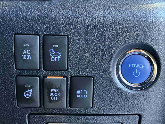 トヨタ アルファード ハイブリッド 2.5 エグゼクティブ ラウンジ S E-Four 4WDの中古車