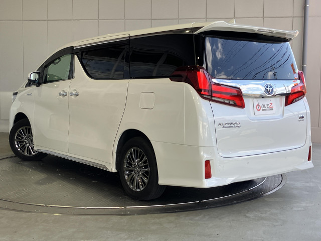 トヨタ アルファード ハイブリッド 2.5 エグゼクティブ ラウンジ S E-Four 4WDの中古車