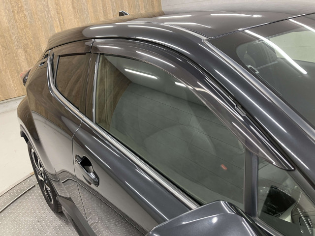 トヨタ C-HR ハイブリッド 1.8 Gの中古車