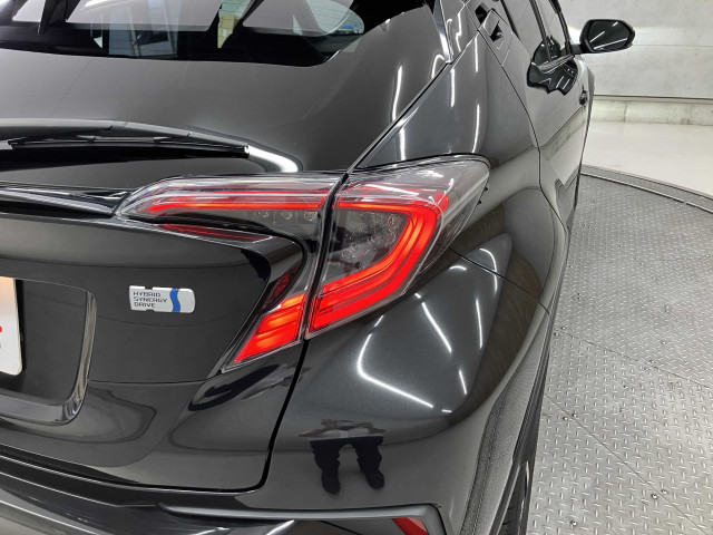 トヨタ C-HR ハイブリッド 1.8 Gの中古車