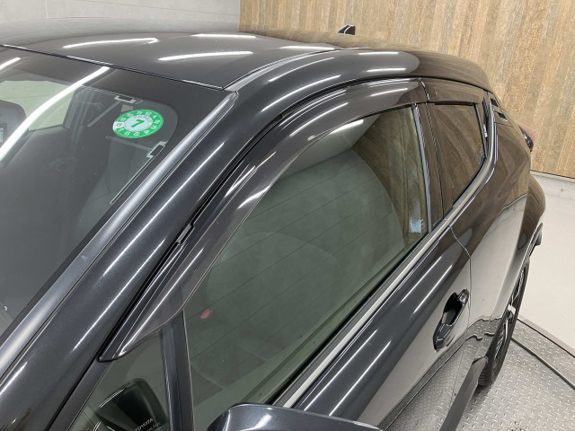 トヨタ C-HR ハイブリッド 1.8 Gの中古車