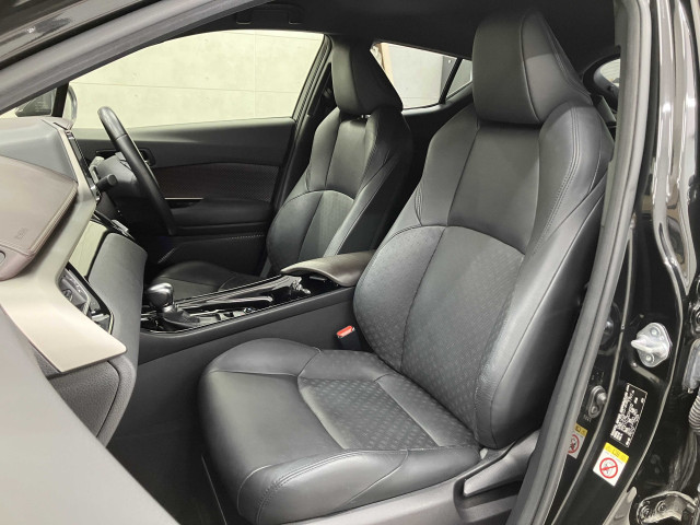 トヨタ C-HR ハイブリッド 1.8 Gの中古車