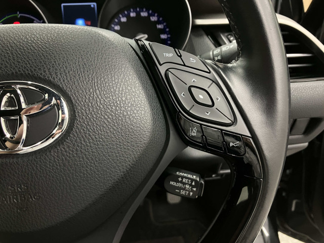 トヨタ C-HR ハイブリッド 1.8 Gの中古車