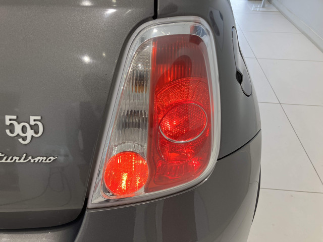 アバルト 595 ツーリズモの中古車