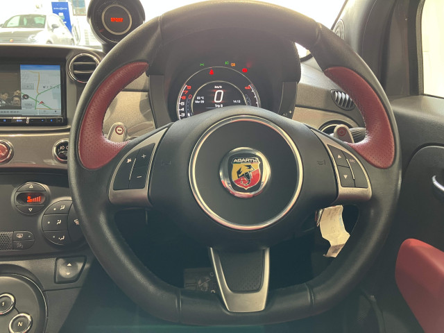 アバルト 595 ツーリズモの中古車