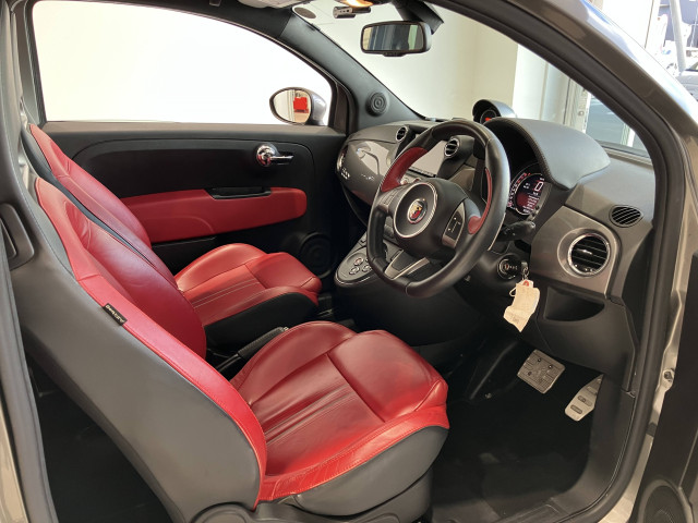 アバルト 595 ツーリズモの中古車