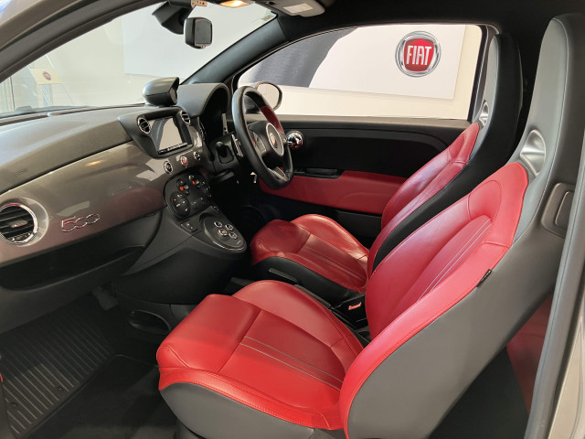 アバルト 595 ツーリズモの中古車