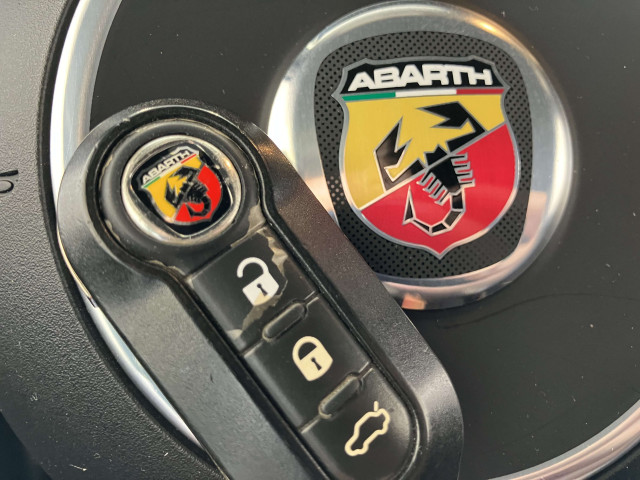 アバルト 595 1.4の中古車