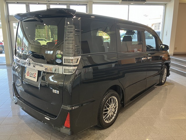 トヨタ ヴォクシーハイブリッド 1.8 ハイブリッド ZS 煌Ⅱの中古車