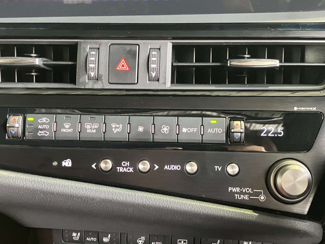 レクサス ES 300h Fスポーツの中古車