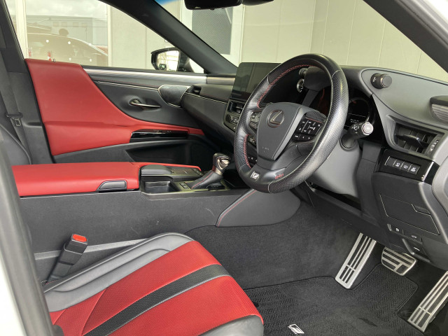 レクサス ES 300h Fスポーツの中古車