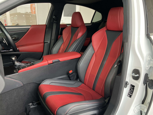 レクサス ES 300h Fスポーツの中古車