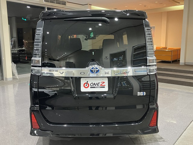 トヨタ ヴォクシー 1.8 ハイブリッド ZS 煌Ⅲの中古車