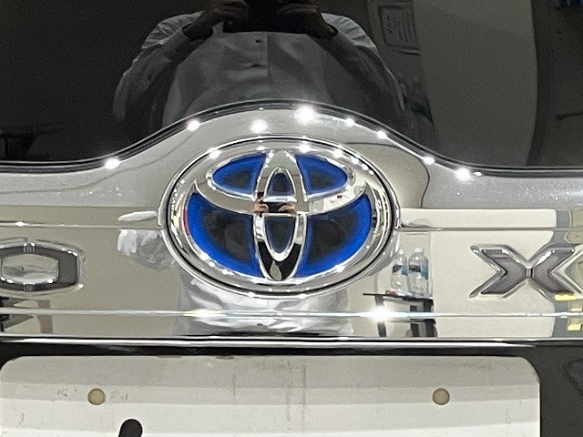 トヨタ ヴォクシー 1.8 ハイブリッド ZS 煌Ⅲの中古車