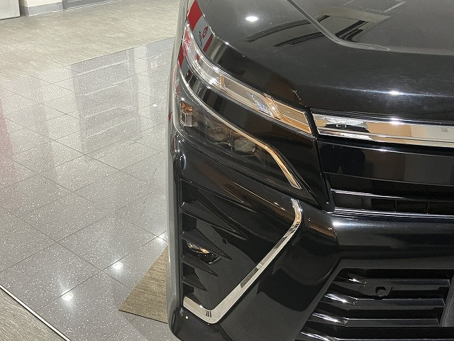 トヨタ ヴォクシー 1.8 ハイブリッド ZS 煌Ⅲの中古車