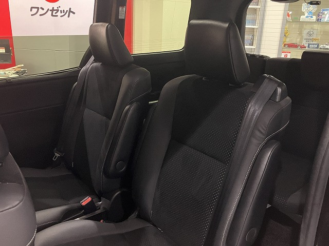 トヨタ ヴォクシー 1.8 ハイブリッド ZS 煌Ⅲの中古車