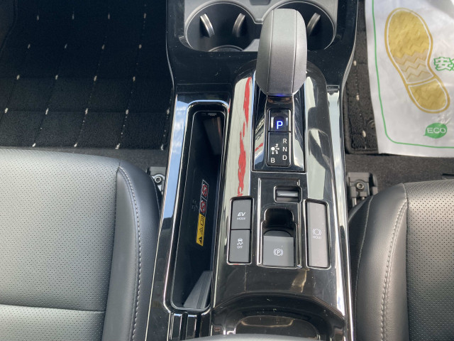トヨタ プリウス 2.0 Zの中古車