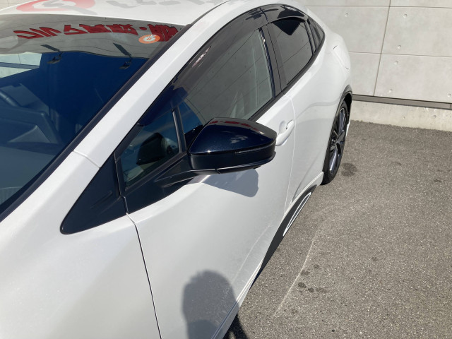 トヨタ プリウス 2.0 Zの中古車