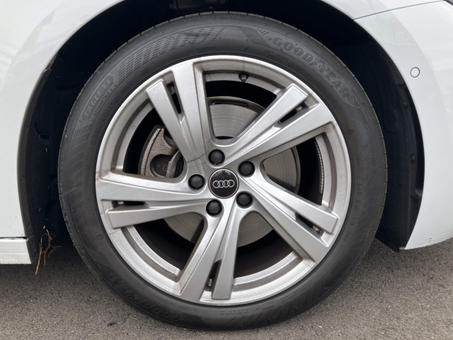 アウディ A5 A5 TFSI 110kWの中古車