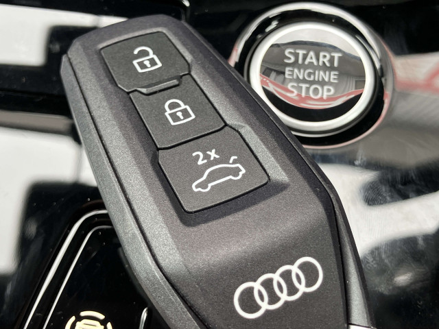 アウディ A5 A5 TFSI 110kWの中古車