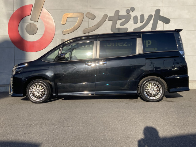 トヨタ ヴォクシー 1.8 ハイブリッド ZS 煌Ⅲの中古車