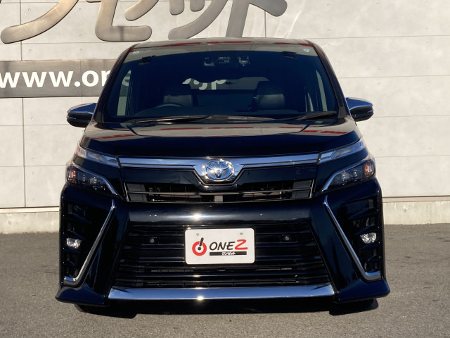 トヨタ ヴォクシー 1.8 ハイブリッド ZS 煌Ⅲの中古車