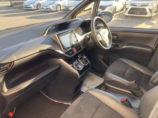 トヨタ ヴォクシー 1.8 ハイブリッド ZS 煌Ⅲの中古車