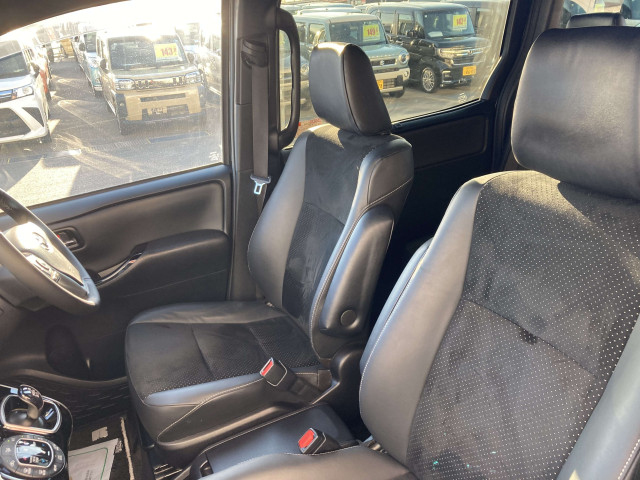 トヨタ ヴォクシー 1.8 ハイブリッド ZS 煌Ⅲの中古車