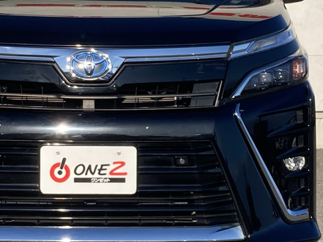 トヨタ ヴォクシー 1.8 ハイブリッド ZS 煌Ⅲの中古車