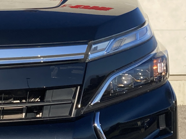 トヨタ ヴォクシー 1.8 ハイブリッド ZS 煌Ⅲの中古車