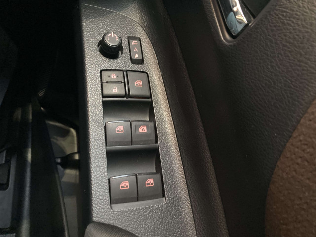 トヨタ シエンタ ハイブリッド 1.5 G クエロの中古車
