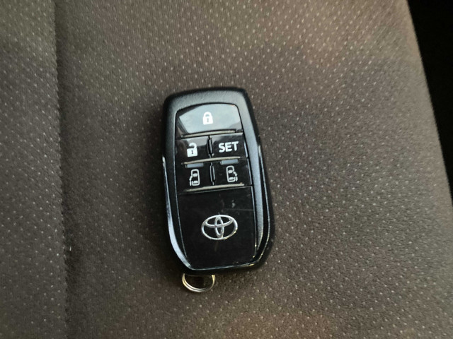 トヨタ シエンタ ハイブリッド 1.5 G クエロの中古車