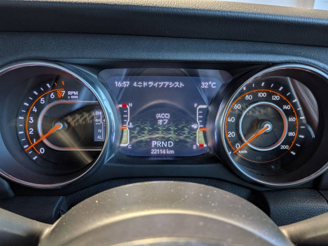 ジープ ラングラー アンリミテッド サハラ 3.6L 4WDの中古車