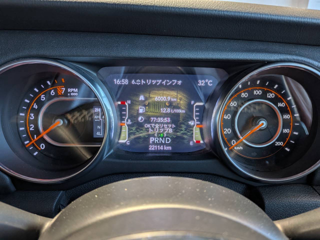 ジープ ラングラー アンリミテッド サハラ 3.6L 4WDの中古車