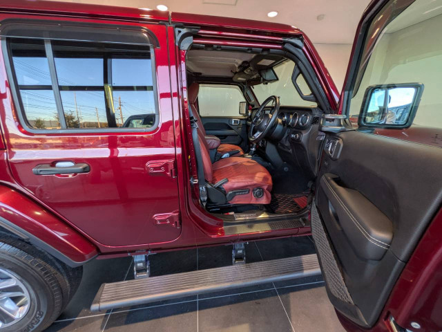 ジープ ラングラー アンリミテッド サハラ 3.6L 4WDの中古車