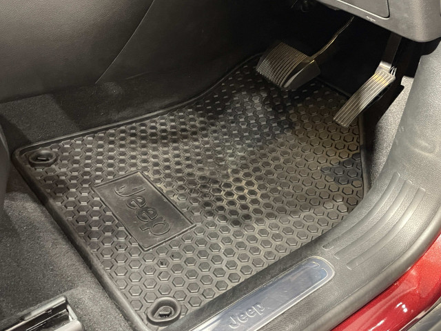 ジープ チェロキー リミテッド 4WDの中古車