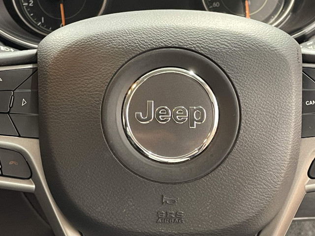 ジープ チェロキー リミテッド 4WDの中古車