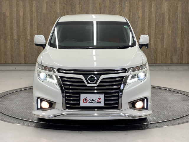 ご納車前には自社認証工場にてしっかり法定点検を行います！エンジンオイル・オイルエレメント・ワイパーゴム等の標準交換部品以外にも点検後交換が必要な消耗部品等も交換・整備致します