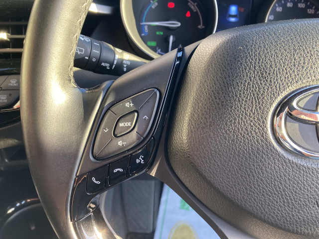 トヨタ C-HR ハイブリッド 1.8 Gの中古車