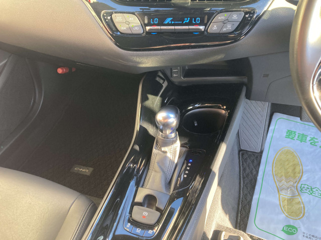 トヨタ C-HR ハイブリッド 1.8 Gの中古車