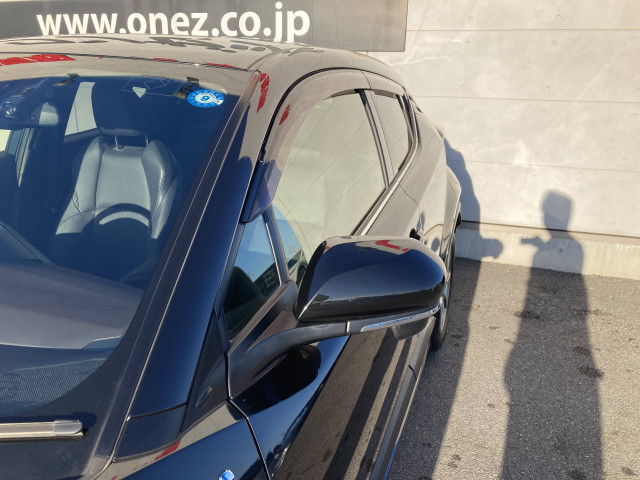 トヨタ C-HR ハイブリッド 1.8 Gの中古車