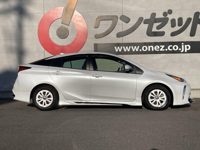 トヨタ プリウス 1.8 S セーフティ プラスⅡの中古車
