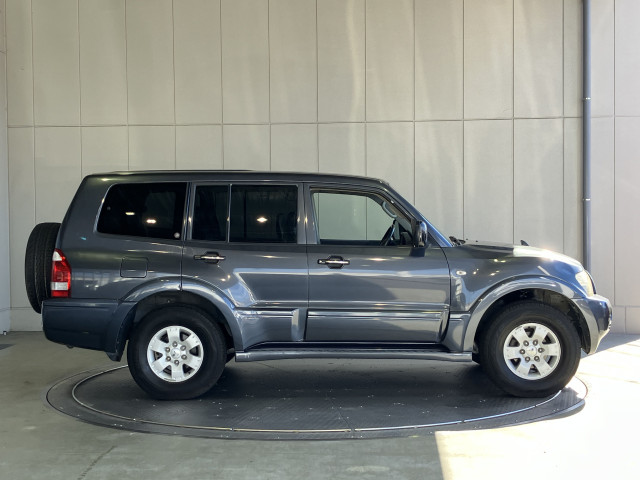 三菱 パジェロ 3.0 ロング ZR 4WDの中古車