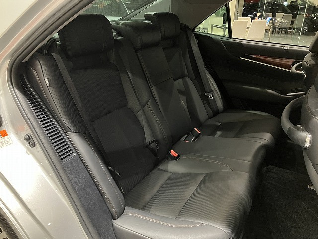 トヨタ クラウンマジェスタ 3.5 Fバージョンの中古車