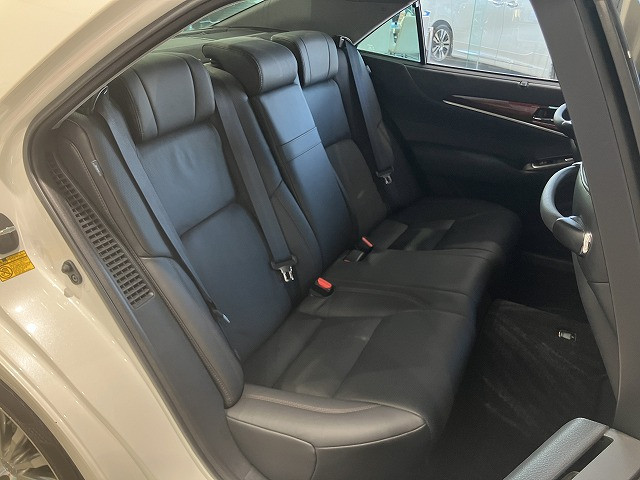トヨタ クラウンマジェスタ 3.5 Fバージョンの中古車