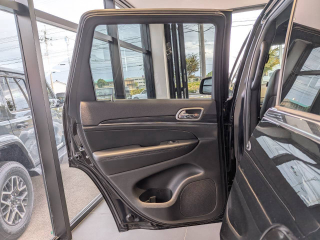 ジープ グランドチェロキー Sリミテッド 4WDの中古車